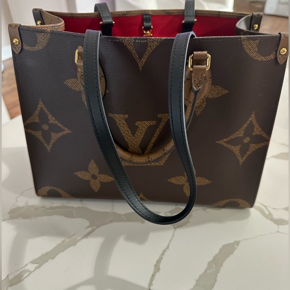 Worn once on the go mm. No signs of wear or tear. Basically new